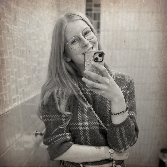 Meet your Posher, Erika - Picture 9 of 9